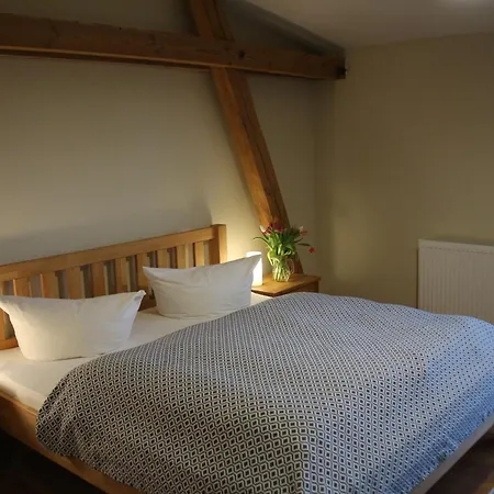 Baeumi-hof 3*