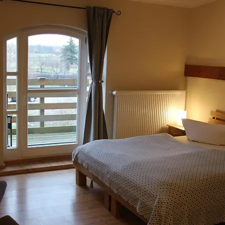 Baeumi-hof 3*